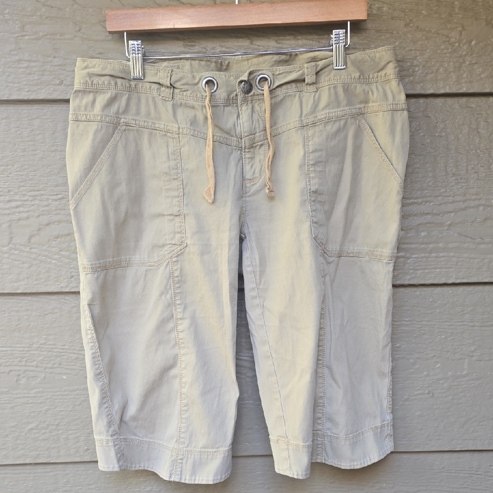 The North Face Noble Cargo Bermuda Khaki capris Shorts 14
